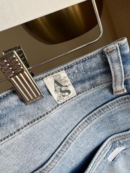 NWOT Altar’D State Light Wash Women's Distressed Straight Jeans | 27 - Picture 5 of 7